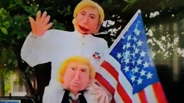 Trump y Clinton en Barrio Cabañas