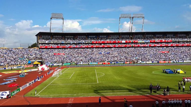 VIDEO: Afición nota su presencia en el estadio y le gritan FUERA JOH