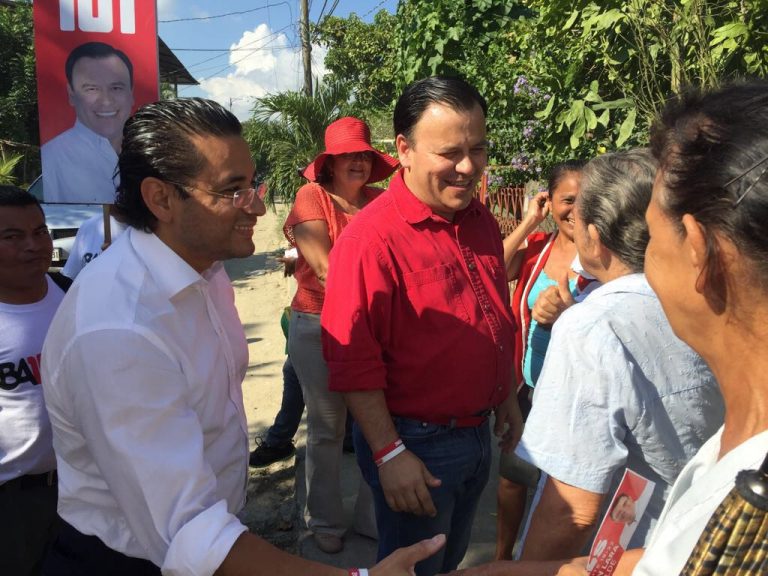 Darío Banegas visita sectores de la Rivera Hernández y Paz Barahona