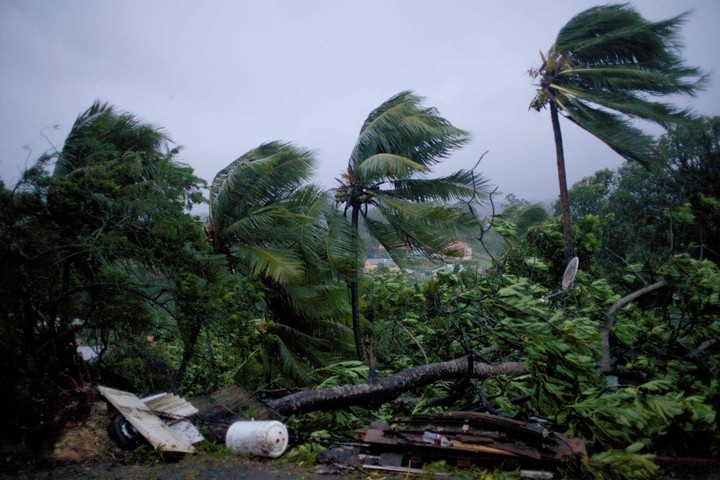 Huracán María destruye a  Dominica y ahora va por Puerto Rico