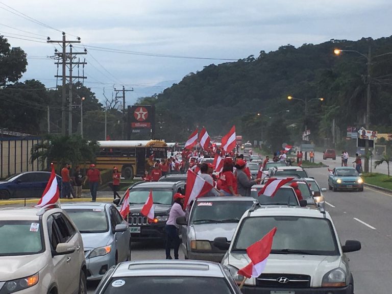Luis Zelaya cierra campaña ante miles de seguidores en Puerto Cortés